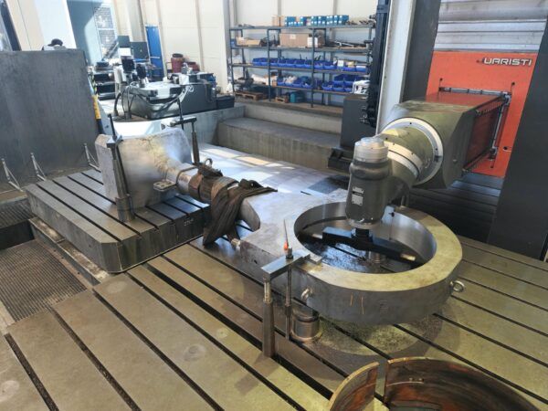 Machining of the big end bore