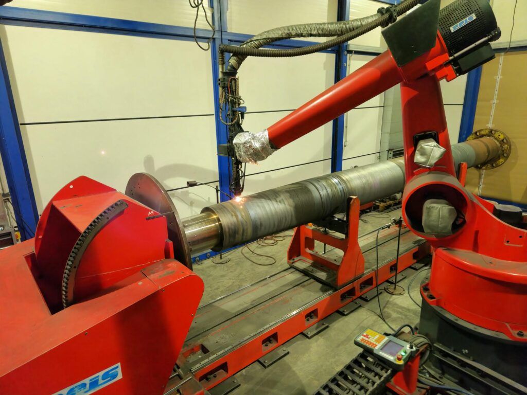 Propeller shaft during laser cladding buildup